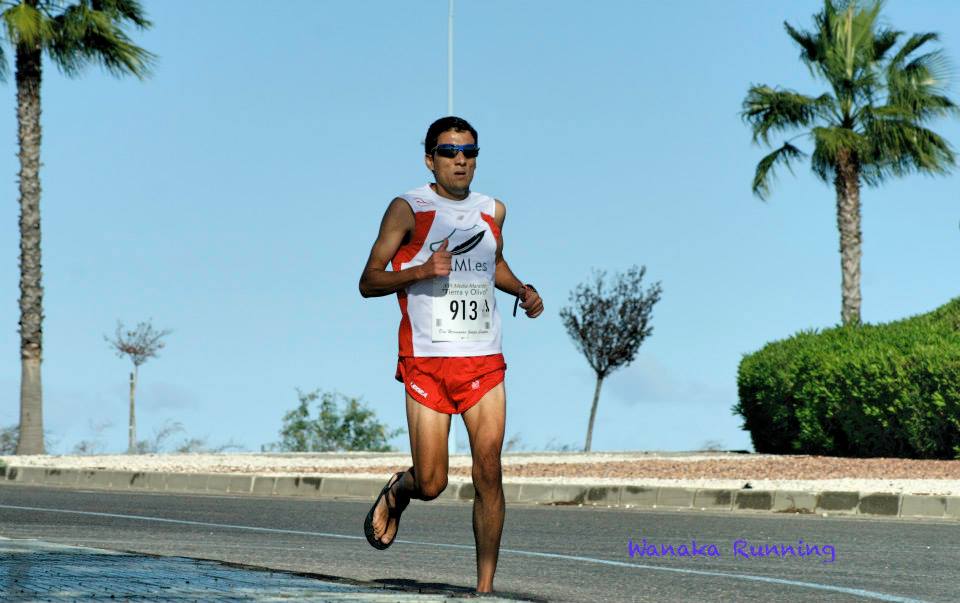 correr con Huaraches Pies Sucios Media maraton tierra y olivo