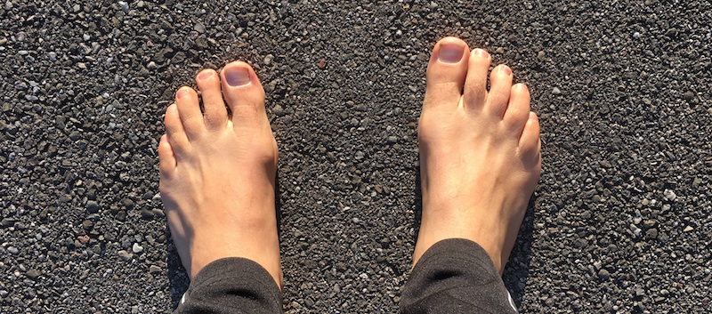 los pies al sol.jpg