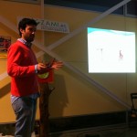 Luis -Podólogo Clínica Aljamar- exponiendo