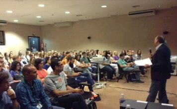 Calzado Minimalista mesa redonda congreso podologia